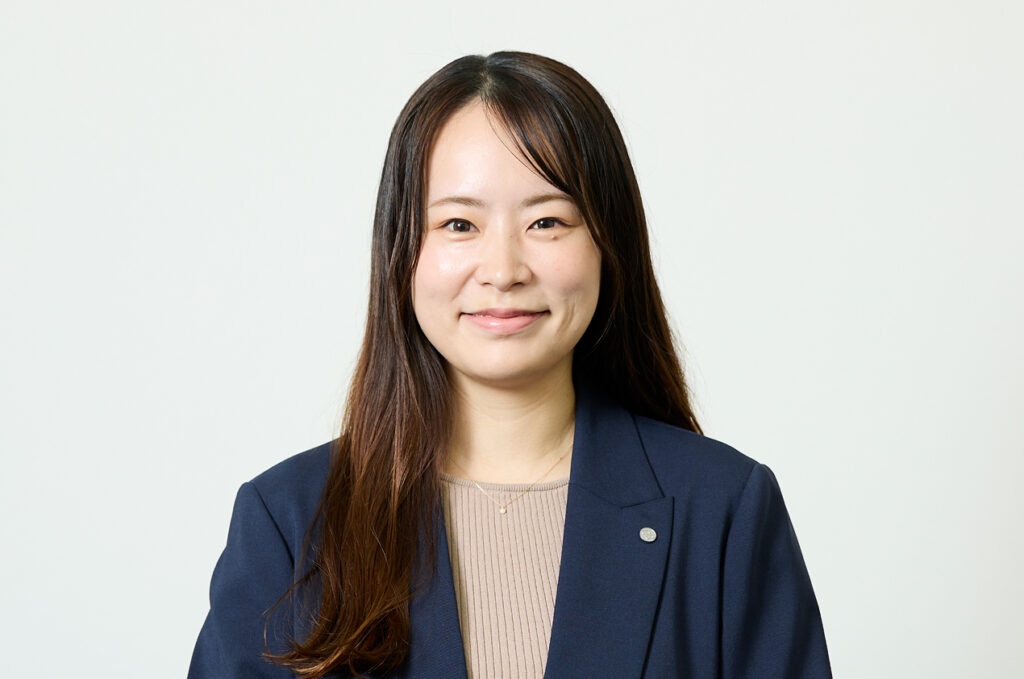 岩崎　礼衣
